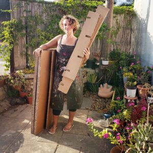 סוכה מקרטון